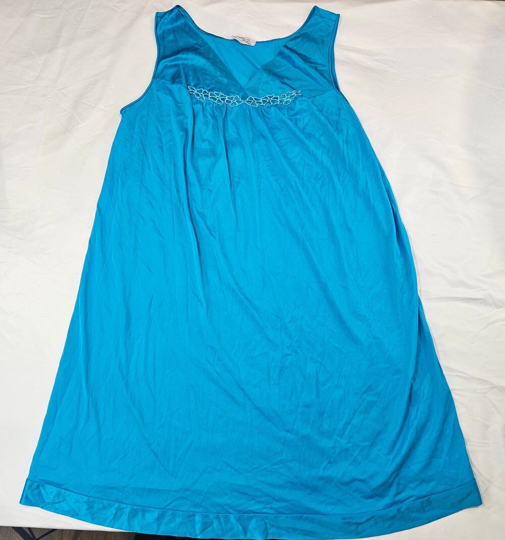 VTG Vanity Fair Blue Nightgown Floral 2XL Flaw